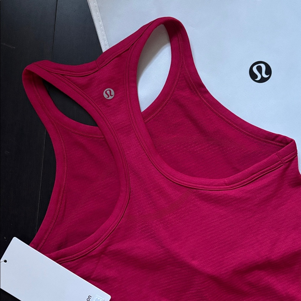 LULULEMON SWIFTLY TECH CROPPED RACERBACK TANK 2.0 in PINK DRAGONFRUIT SZ 6 NWT - Picture 4 of 6